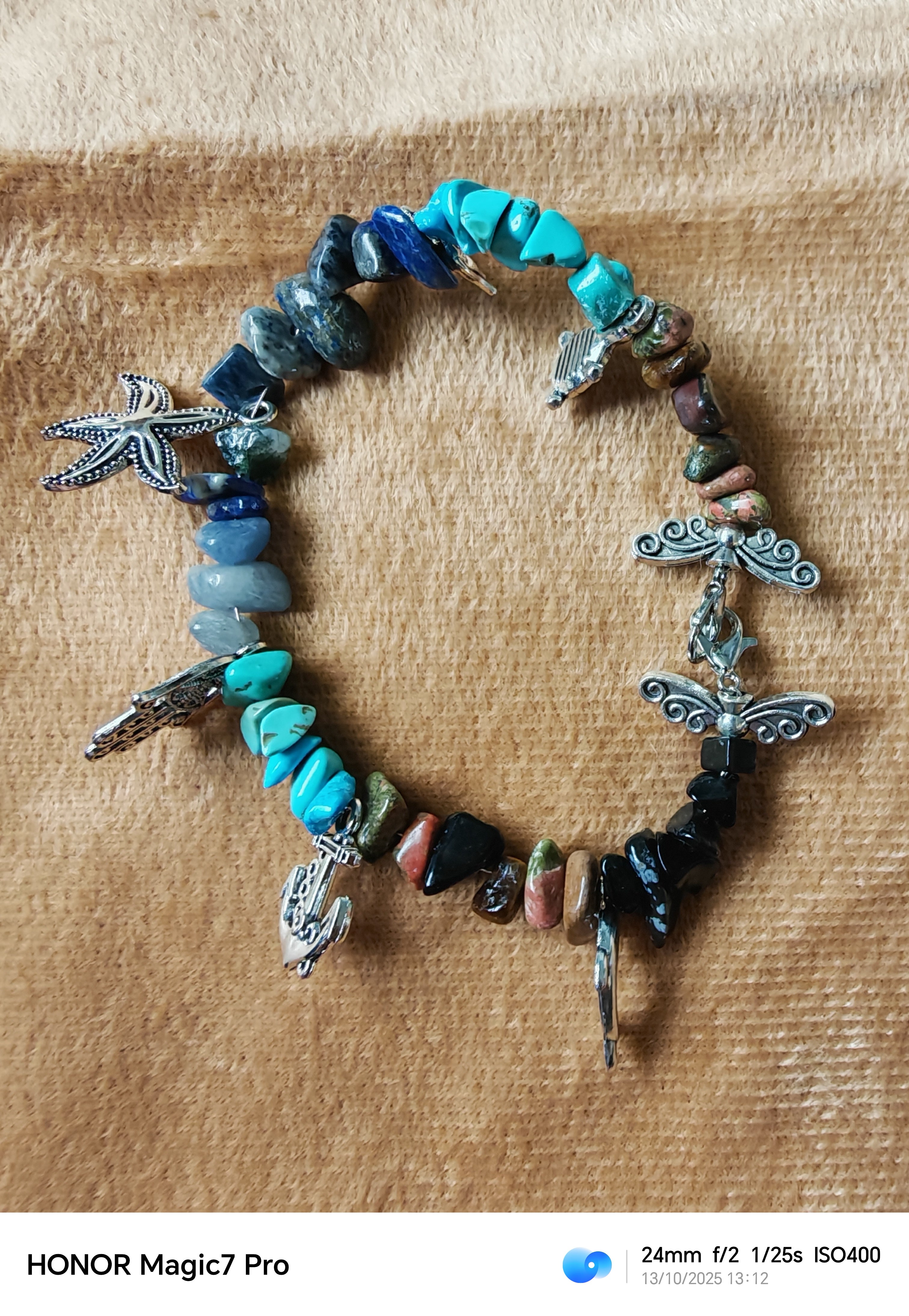 Armbanden met bedels